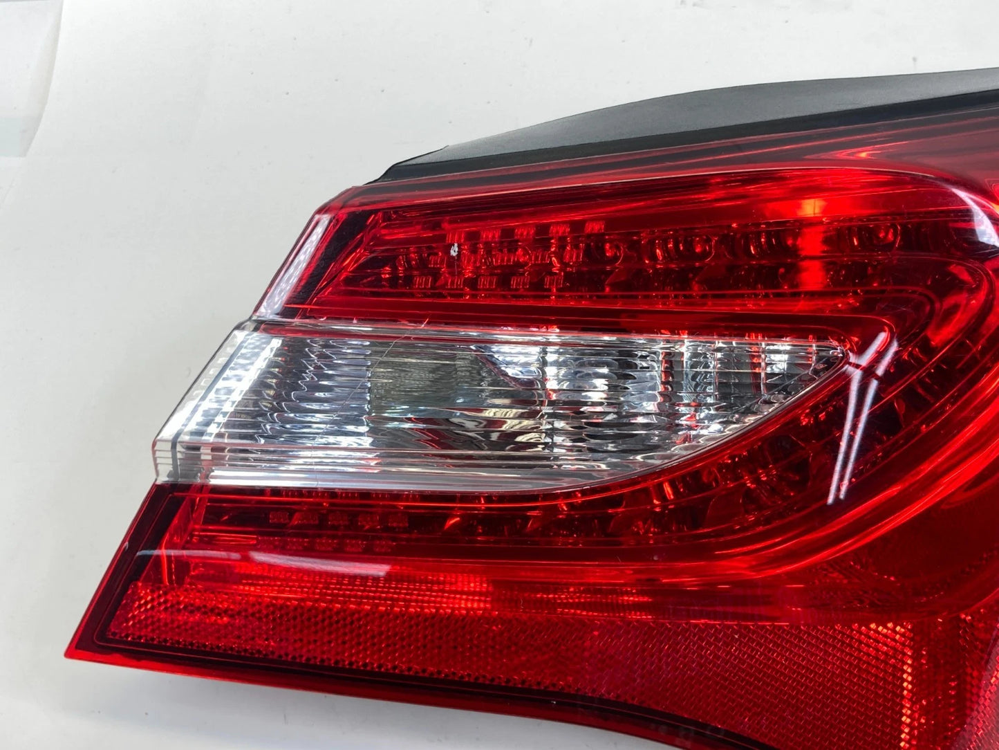 11-14 CHRYSLER 200 CONVERTIBLE REAR RIGHT BACK SIDE TAIL LIGHT TAILLIGHT LAMP