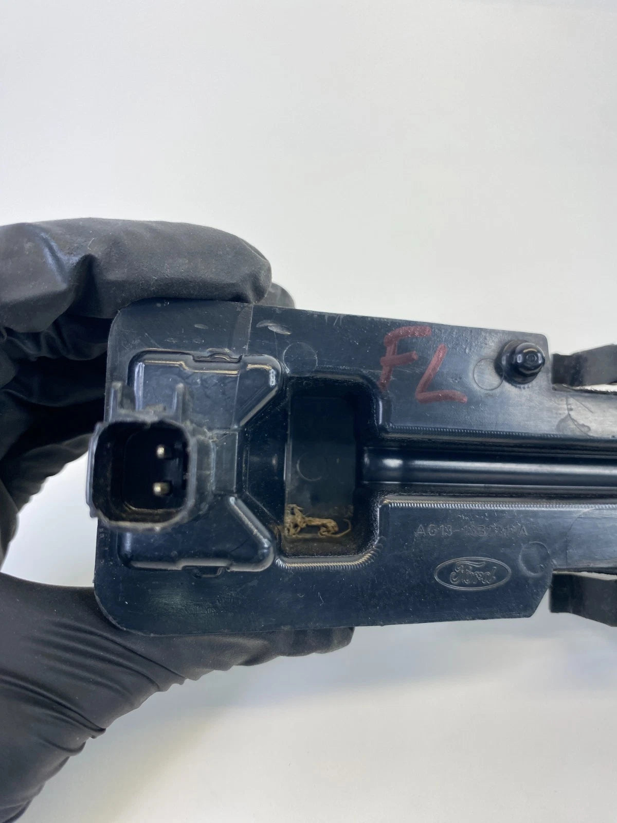 2010-2019 FORD TAURUS FRONT LEFT DRIVER SIDE TURN SIGNAL LIGHT AG13-13B221-A OEM