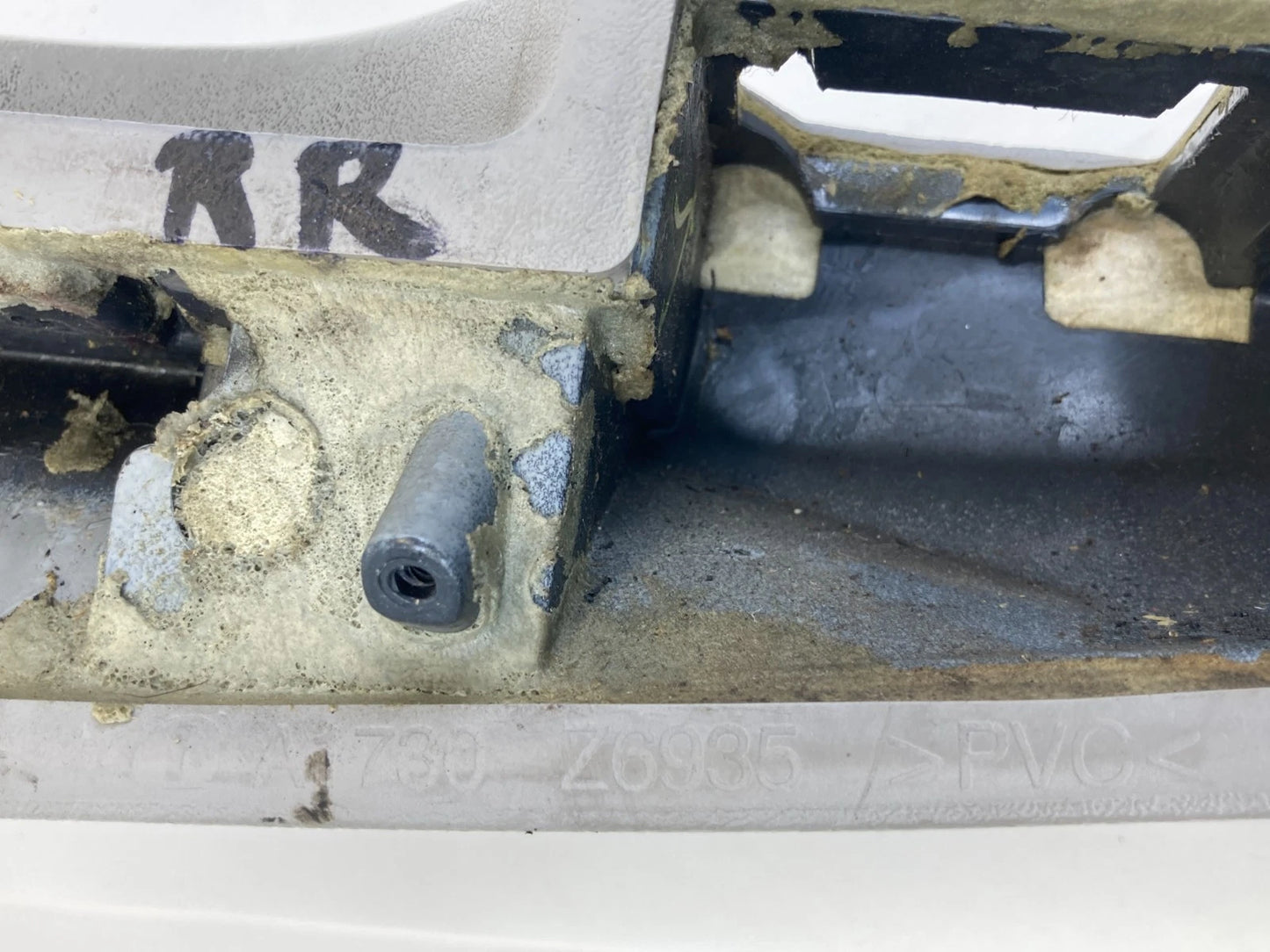 2005-2009 CHEVROLET TRAILBLAZER REAR RIGHT PASSENGER DOOR ARMREST PANEL UNIT OEM