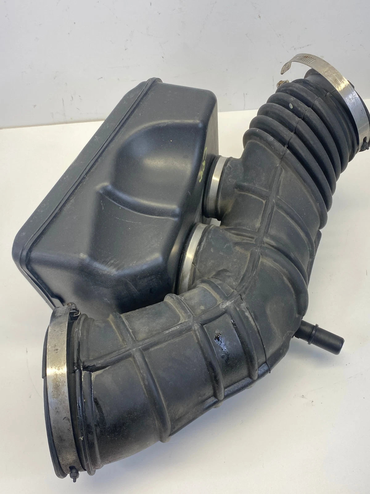 2008-2012 FORD TAURUS AIR INTAKE HOSE DUCT RESONATOR BOX TUBE OEM 9G13-9F805-A