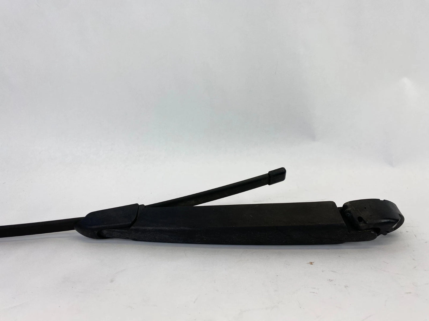 2013-2017 HYUNDAI ELANTRA GT REAR LIFTGATE WINDSHIELD WIPER ARM BLADE OEM