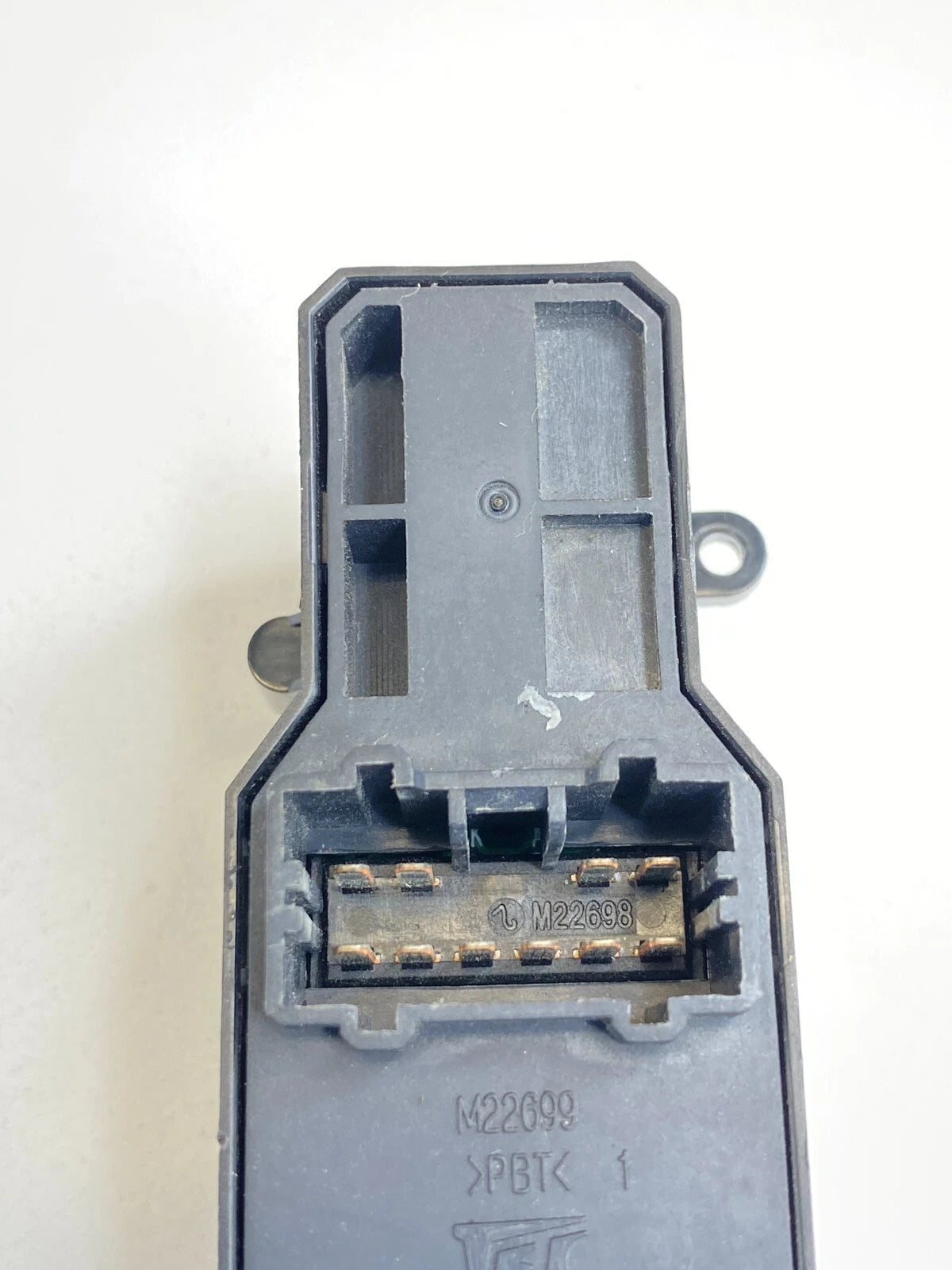 2003-2008 HONDA ACCORD SEDAN FRONT RIGHT DOOR WINDOW BUTTON SWITCH M22699 OEM