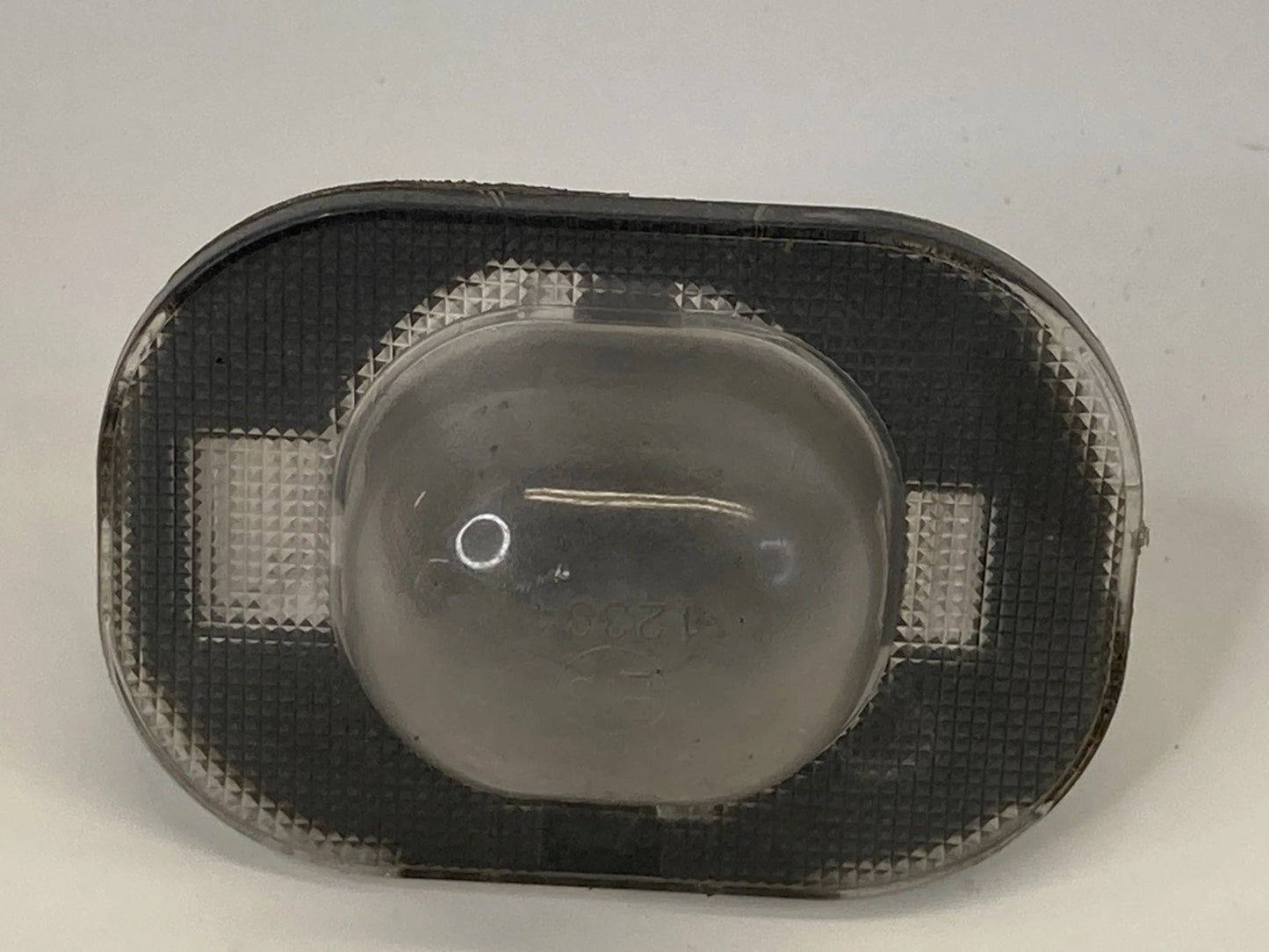 2012-2017 HYUNDAI ACCENT REAR TAILGATE LICENSE PLATE LIGHT HOUSING ASSEMBLY OEM