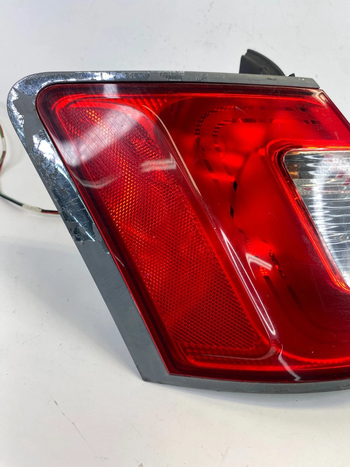 2010-2012 FORD TAURUS REAR LEFT DRIVER OUTER QUARTER TAIL LIGHT TAILLIGHT OEM