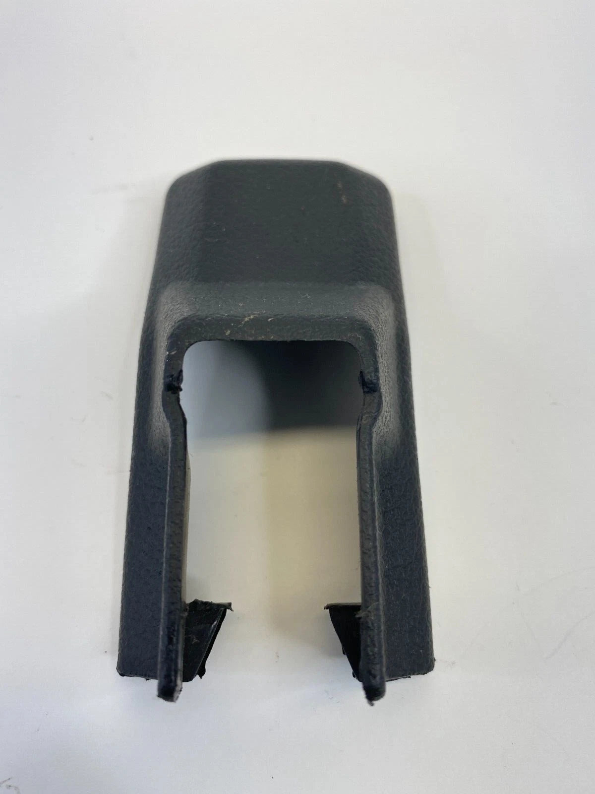 2004-2008 NISSAN MAXIMA FRONT LEFT SIDE SEAT TRACK COVER BEZEL TRIM 87507-7Y000