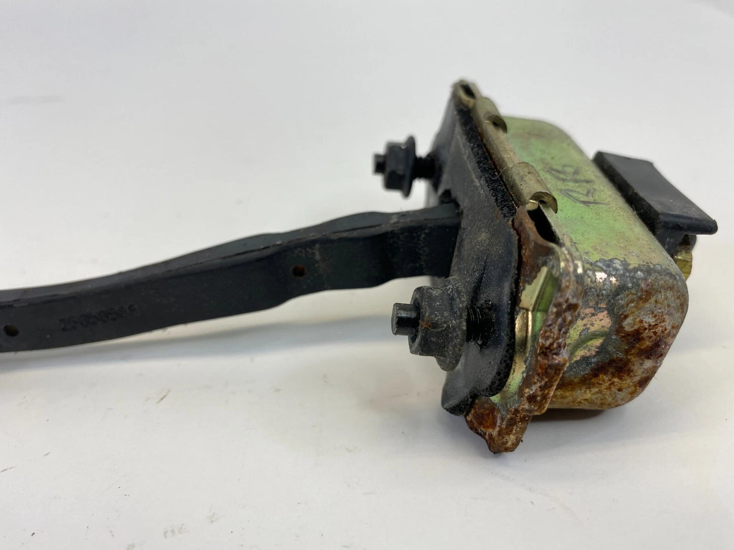 2000-2005 DEVILLE REAR RIGHT SIDE DOOR CHECK CHECKER STOPPER DETENT OEM