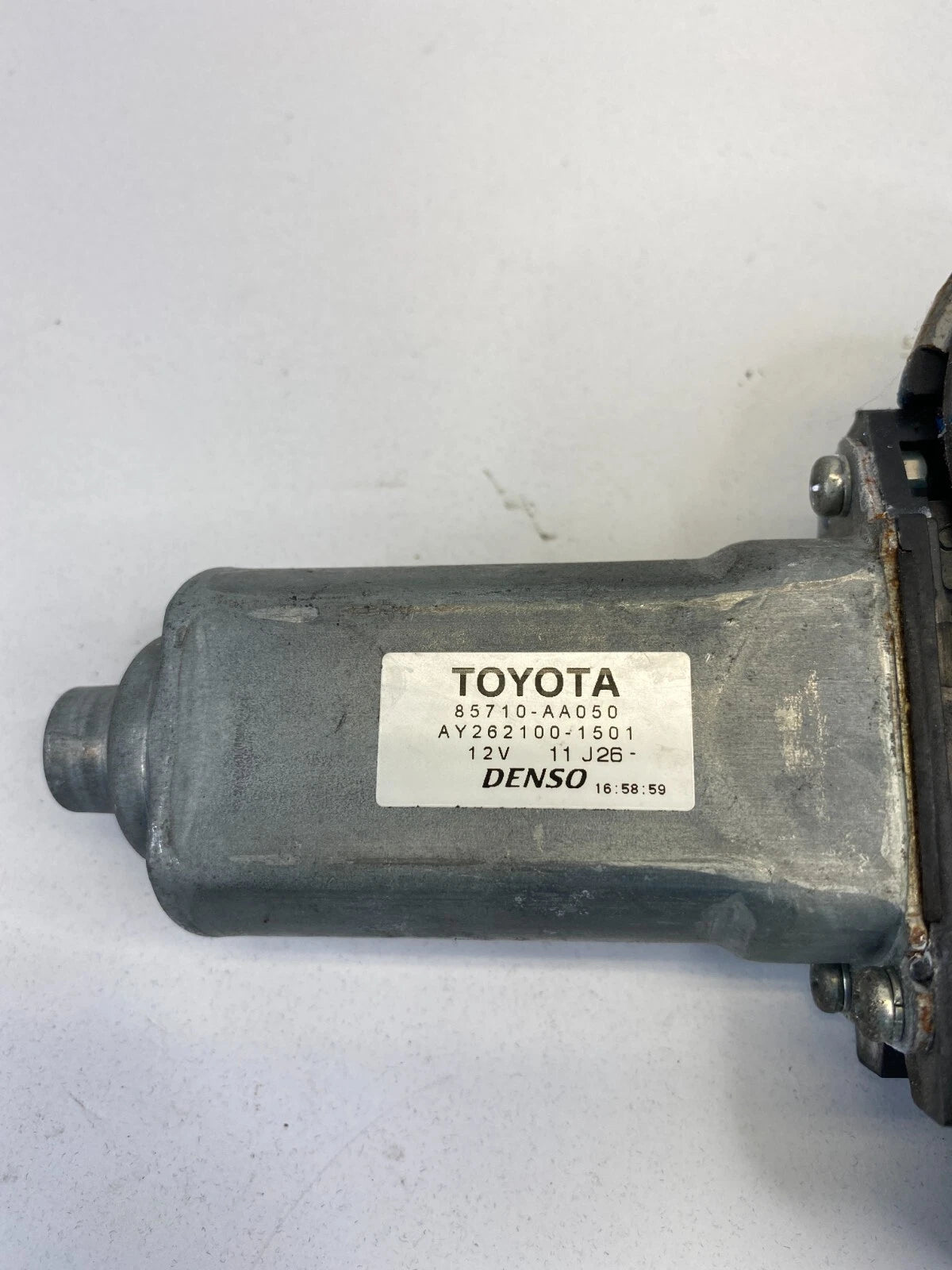 2003-2008 TOYOTA COROLLA MATRIX REAR LEFT SIDE POWER WINDOW MOTOR 85710AA050