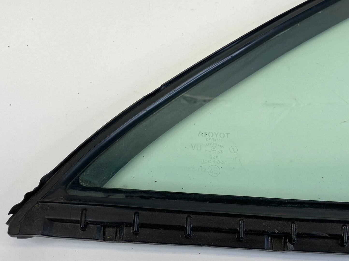 2007-2011 TOYOTA CAMRY REAR RIGHT DOOR QUARTER VENT WINDOW GLASS 68188-33040 OEM