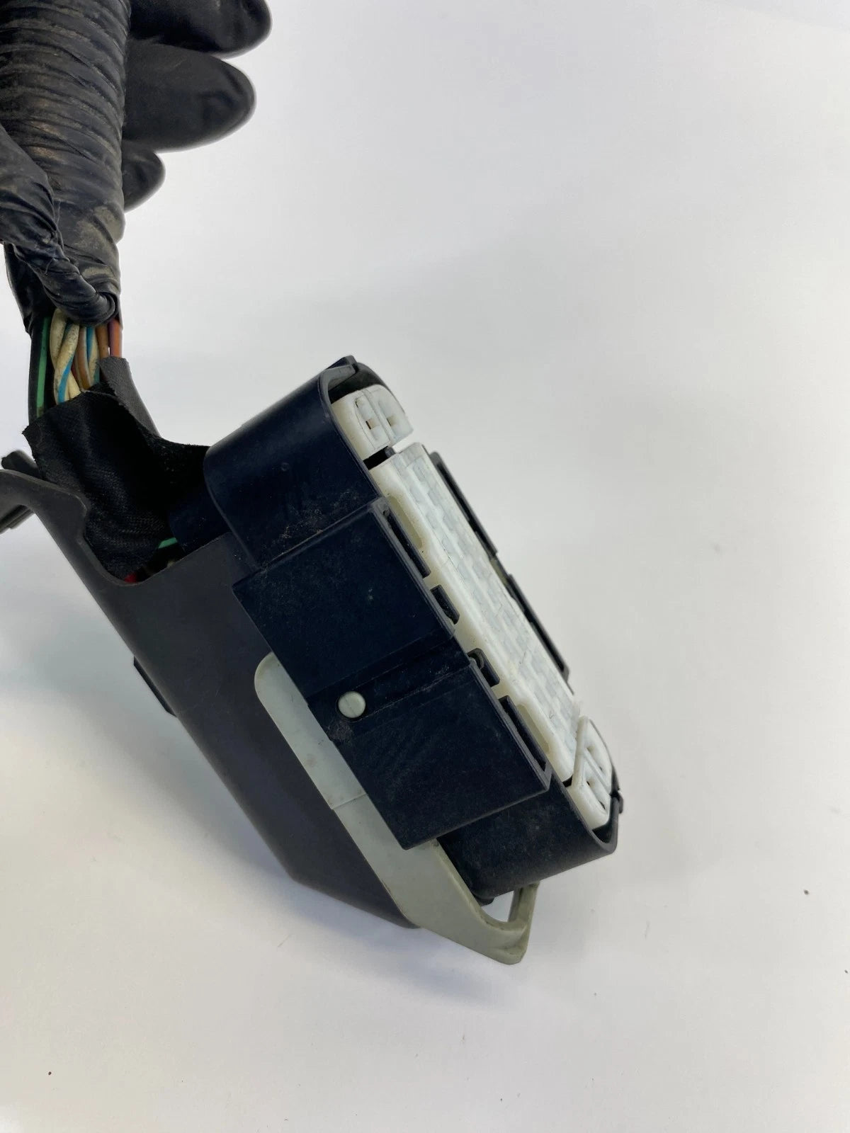 2010-2012 FORD TAURUS 3.5L AWD ABS ANTI LOCK BRAKE PUMP PLUG CONNECTOR OEM