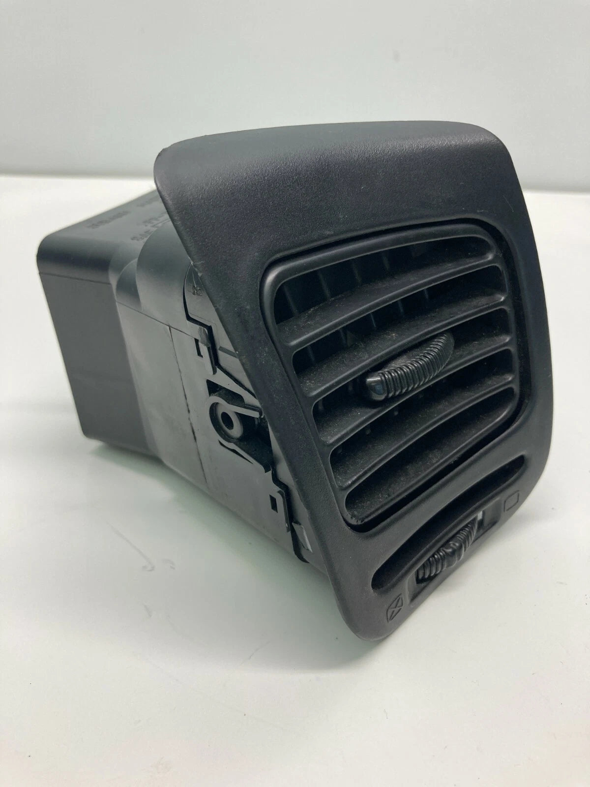 1995 1996 1997 1998 1999 SUBARU LEGACY RIGHT PASSENGER SIDE DASH AC AIR VENT RH