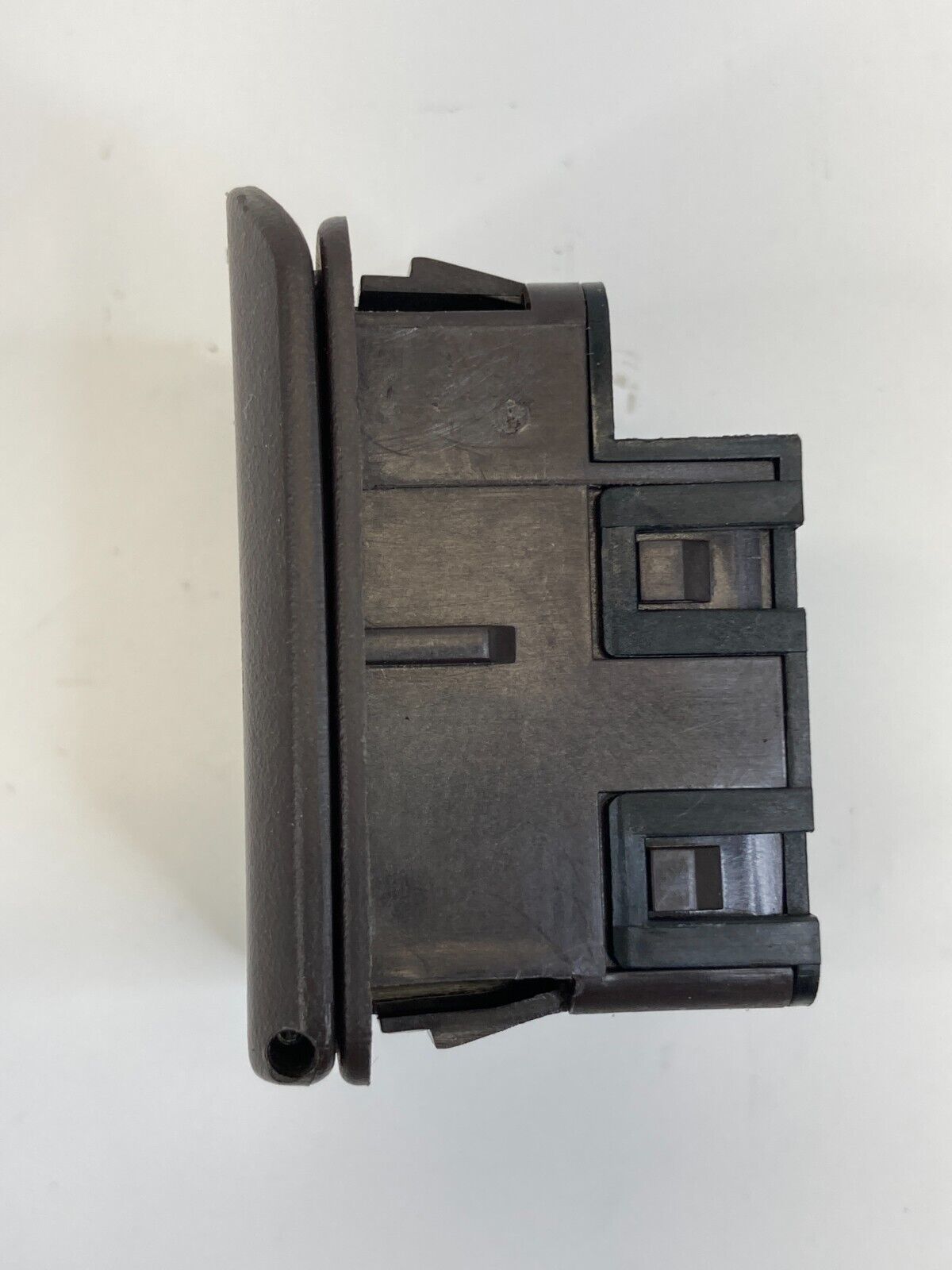 11-16 Buick Regal Center Console 120 Volt Power Outlet Receptacle 1333285 OEM