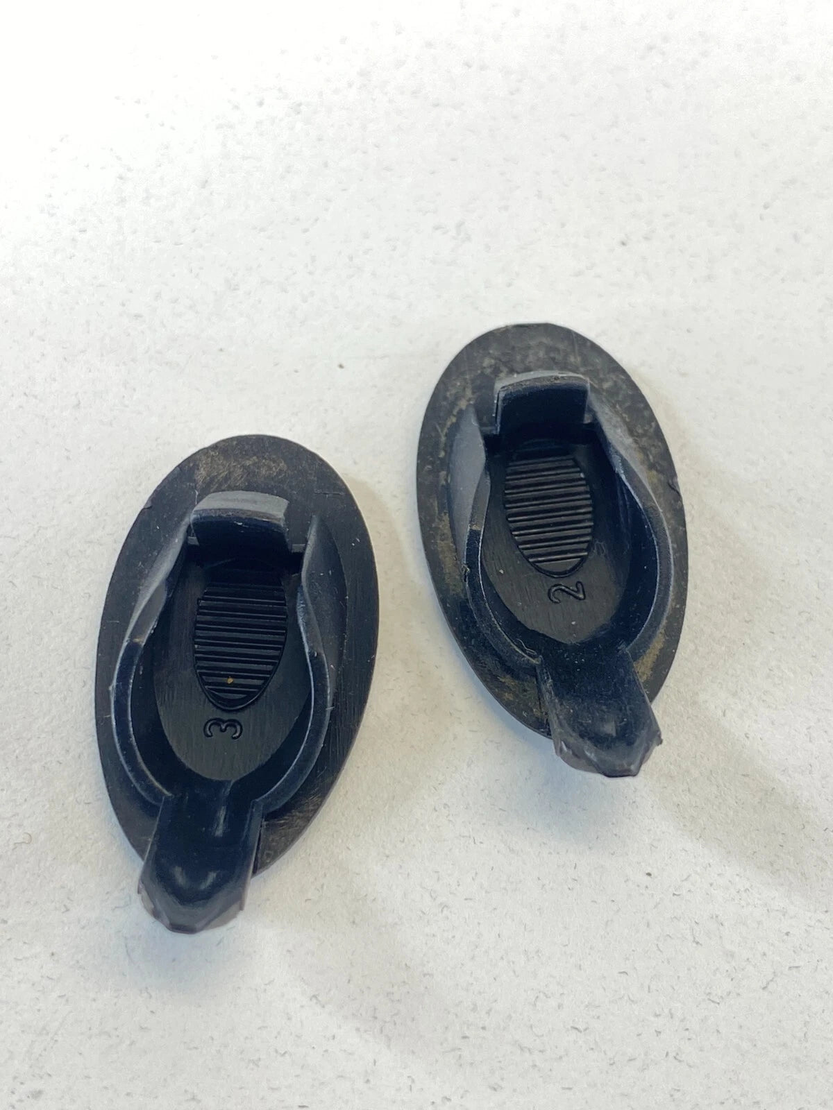 2001-2005 BMW 330XI REAR LEFT SIDE DOOR PANEL TRIM ARMREST SCREW COVER CAP OEM