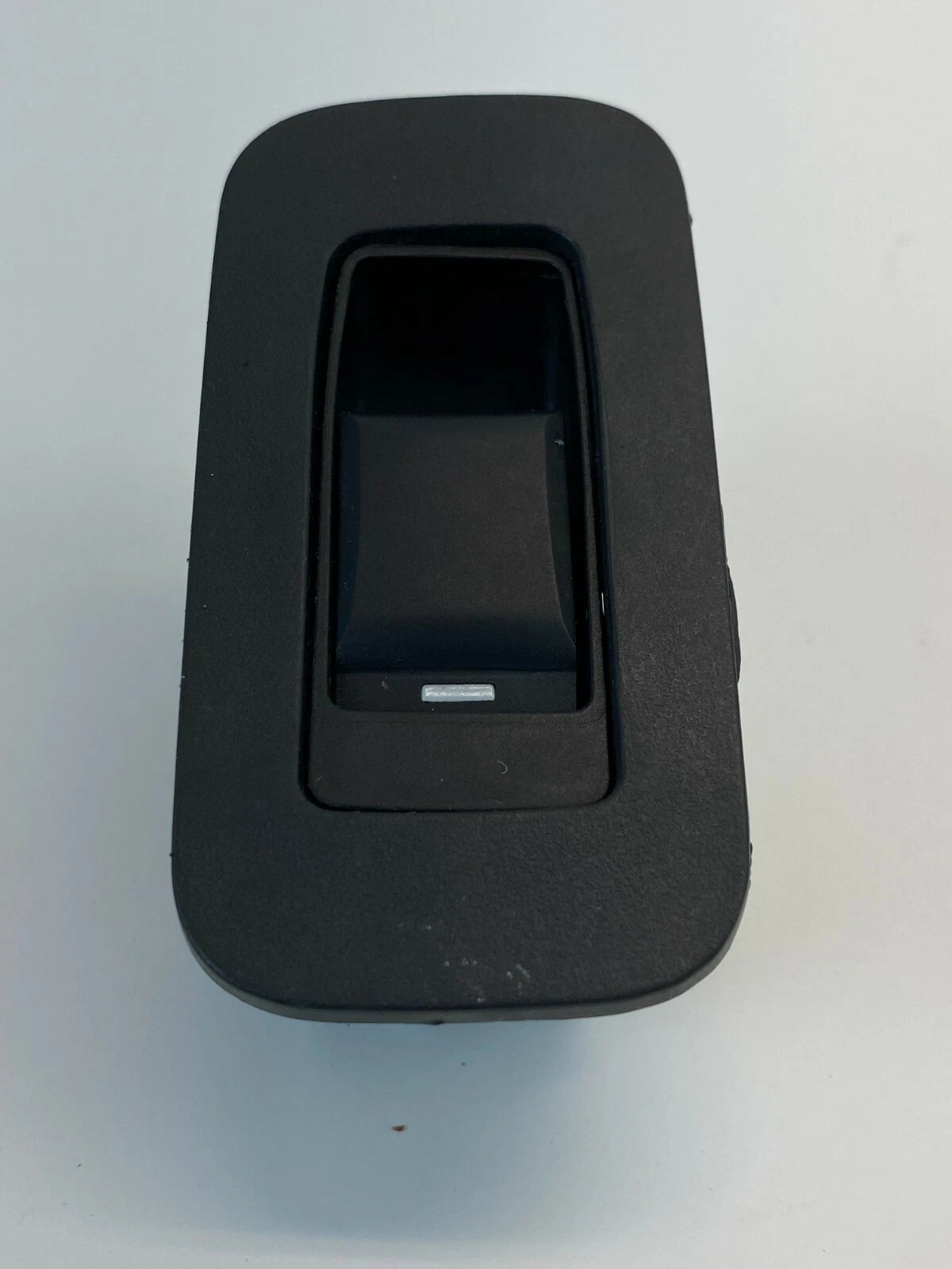 2006-2010 DODGE CHARGER REAR LEFT DOOR WINDOW BUTTON SWITCH 04602787AA OEM