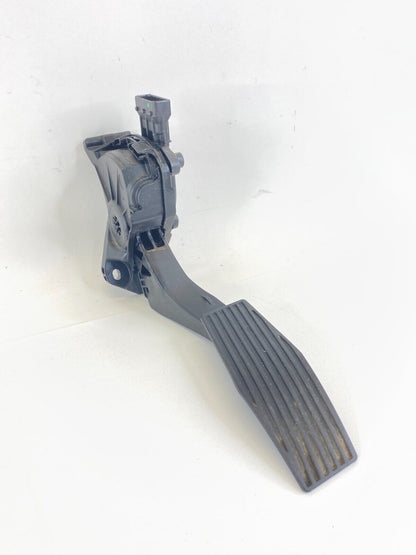 11-15 Cruze 12-17 Verano Accelerator Gas Pedal w/ Pedal Travel Sensor 13252702