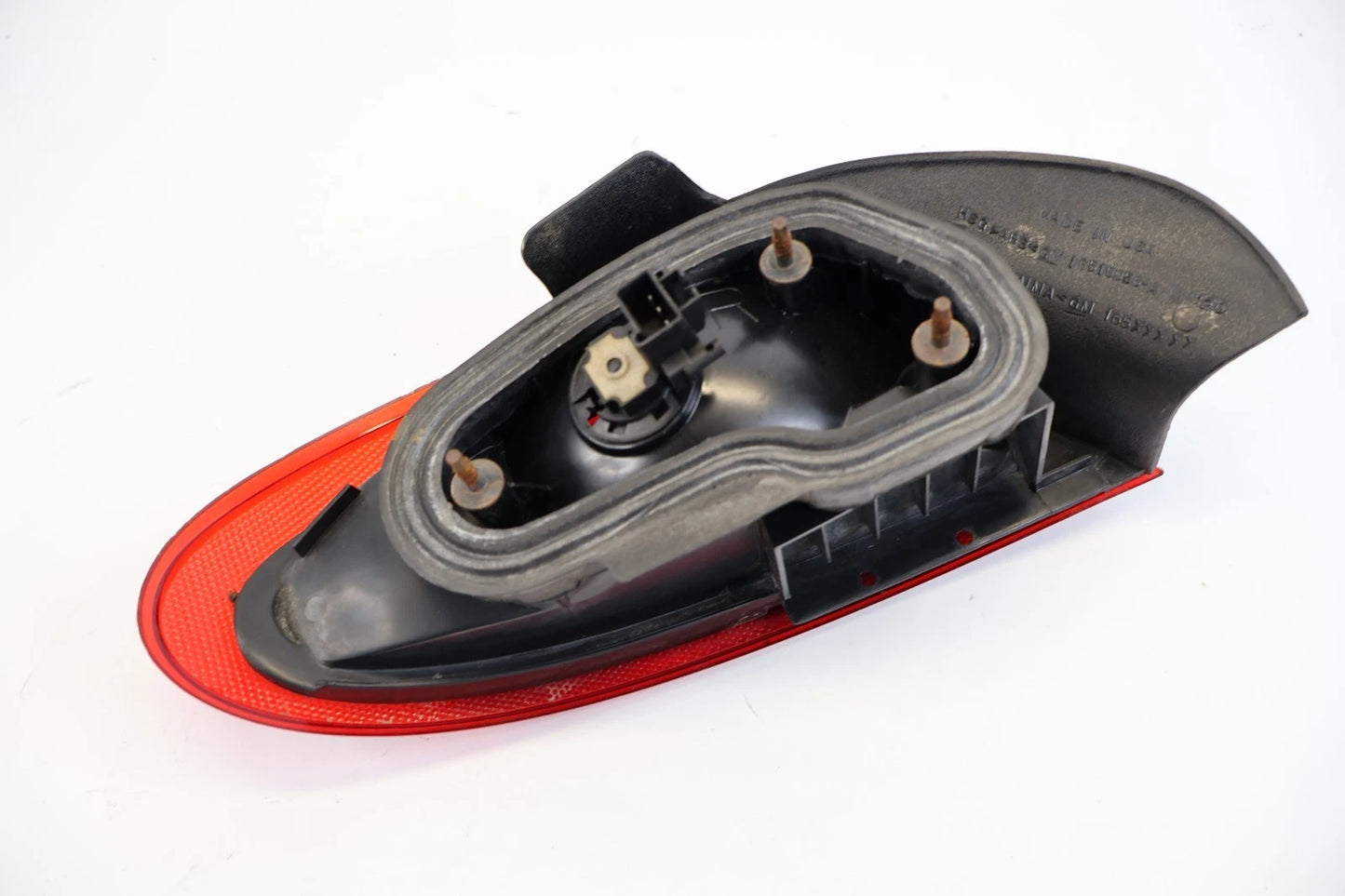 2000-2002 PONTIAC SUNFIRE COUPE 2 DOOR RIGHT SIDE TAIL LIGHT OUTER TAILLIGHT OEM
