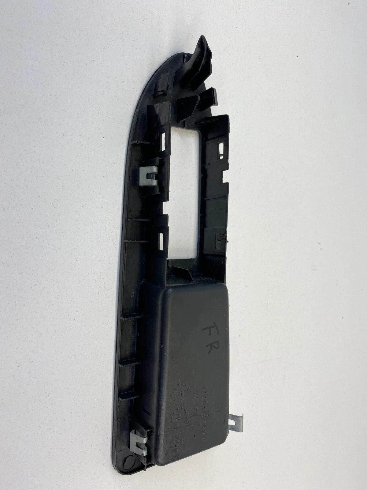 08-10 DODGE CHARGER FRONT RIGHT WINDOW SWITCH COVER BEZEL TRIM 100010656 OEM