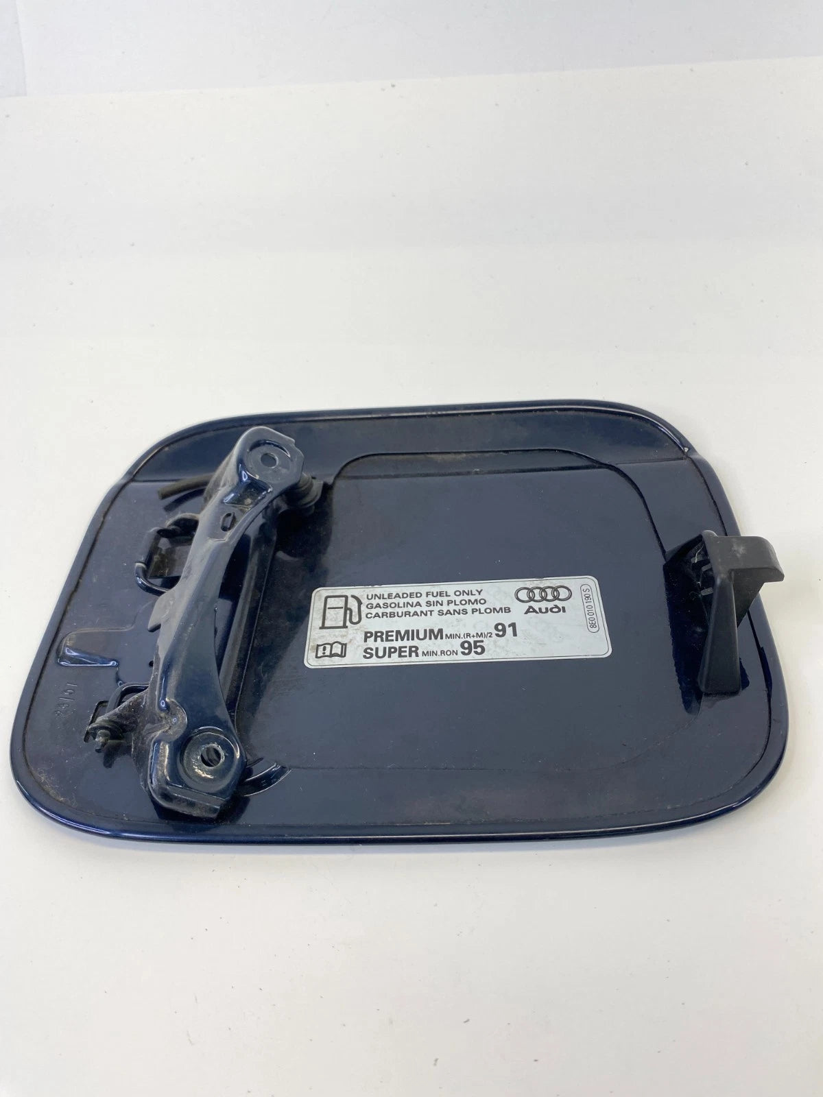 2005-2008 AUDI A4 QUATTRO FUEL FILLER GAS DOOR COVER LID 8E0-010-190-S OEM