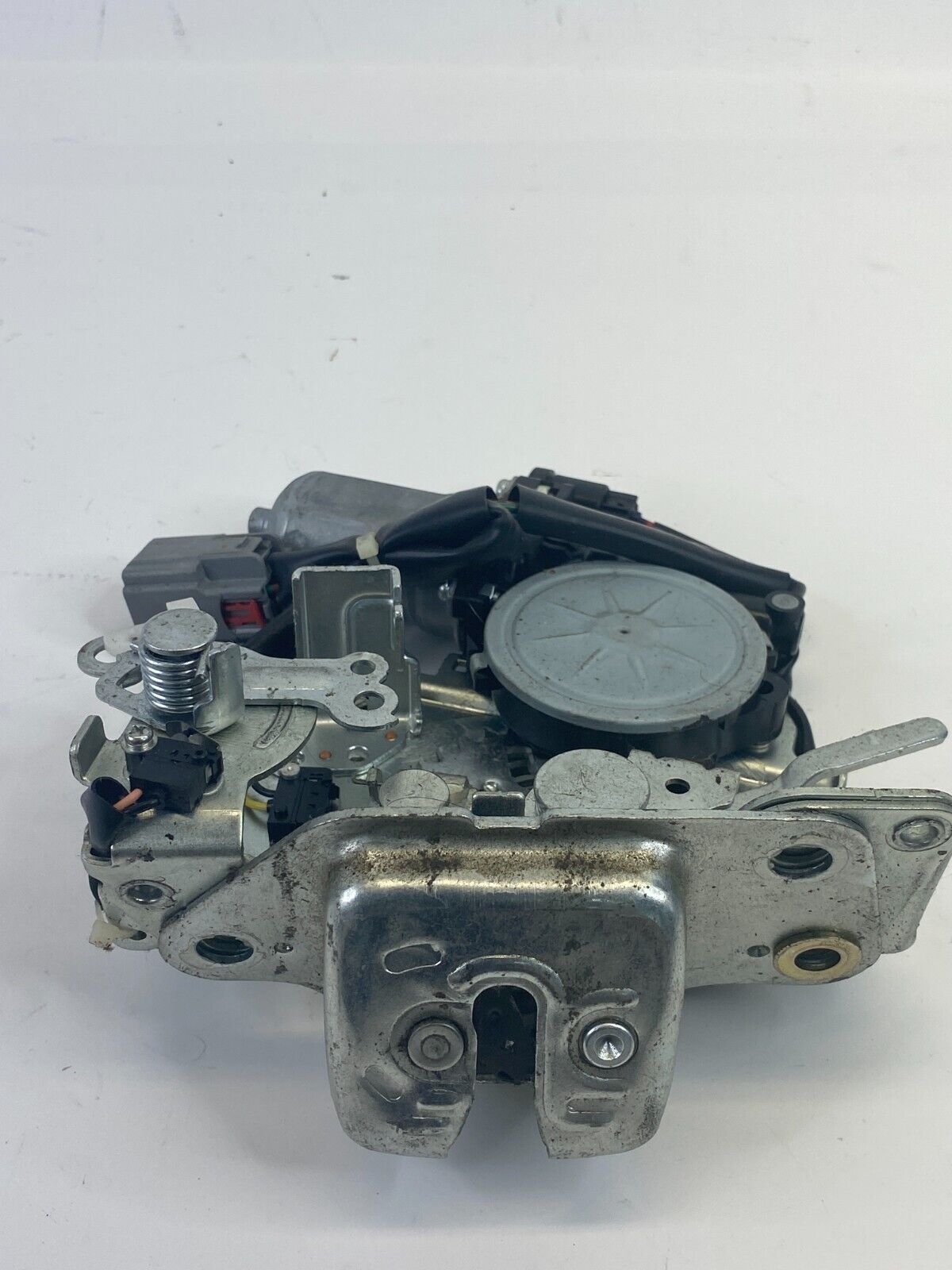 2009-2014 Volkswagen Routan Trunk Tailgate Lock Actuator Motor Assembly OEM