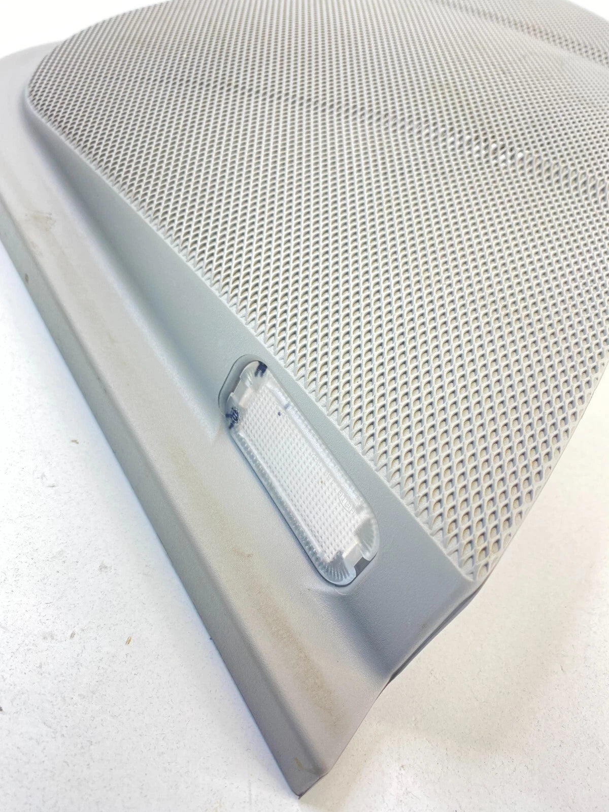 03-06 MERCEDES-BENZ E500 REAR RIGHT SIDE DOOR SPEAKER GRILLE COVER 2117370688