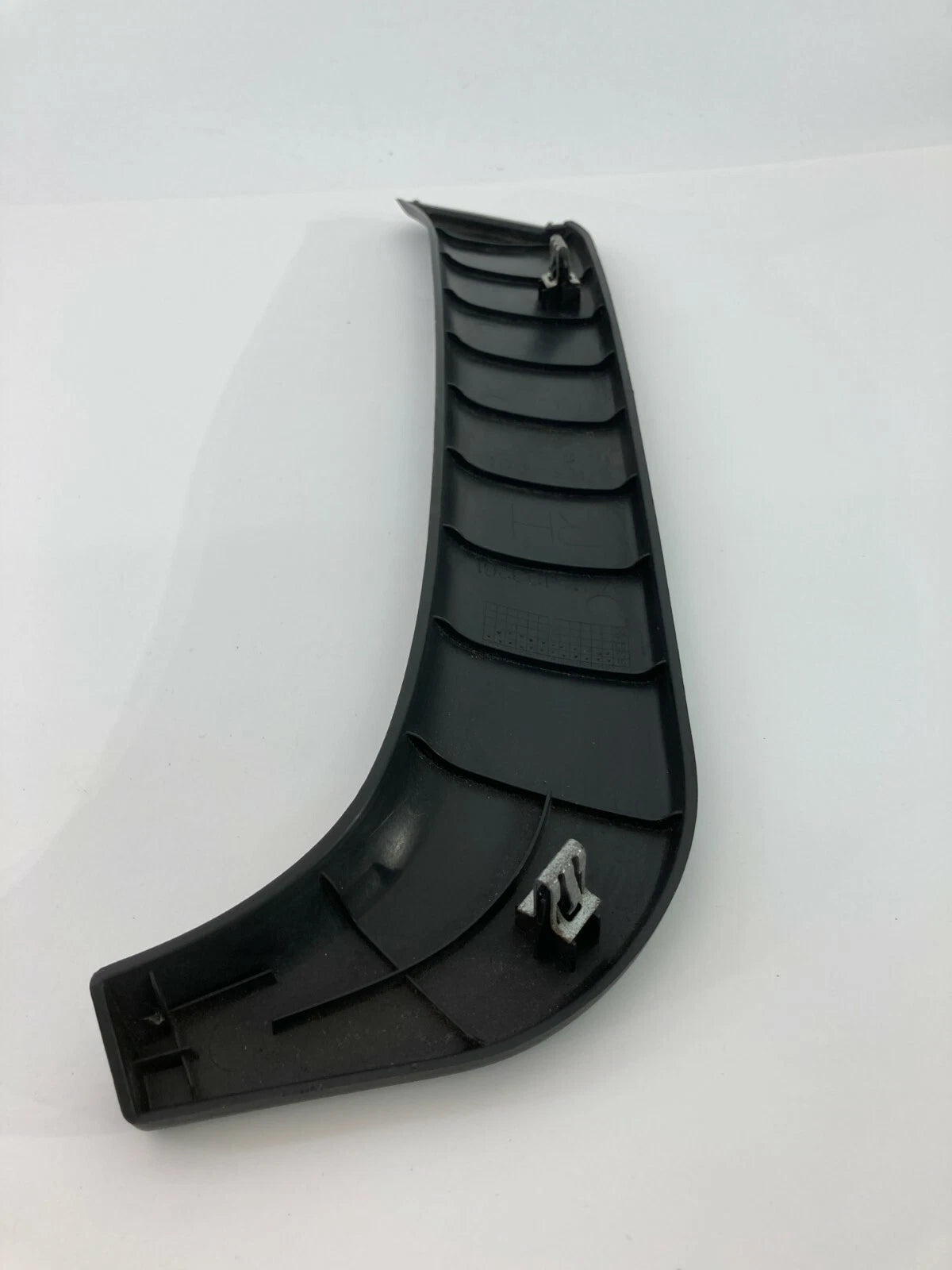 02 03 04 05 06 GMC ENVOY XL REAR RIGHT SIDE DOOR INNER WINDOW MOLDING 15199261