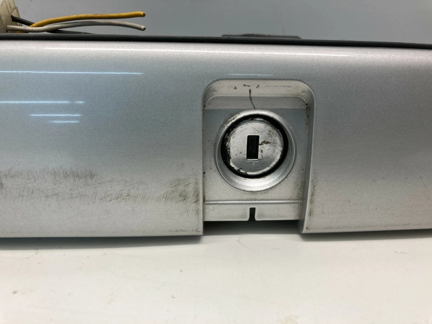 1998 1999 2000 VOLVO S70 TRUNK LID HANDLE MOLDING LICENSE PLATE LIGHT LAMP OEM