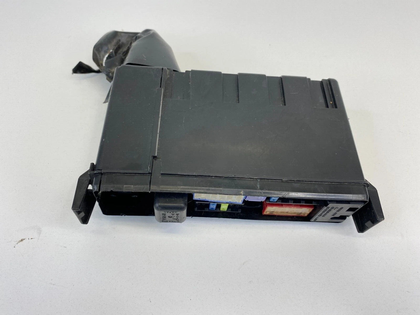 2008-2013 INFINITI G37X SEDAN 3.7L ENGINE FUSE RELAY UNIT ASSEMBLY 7254-5763-30