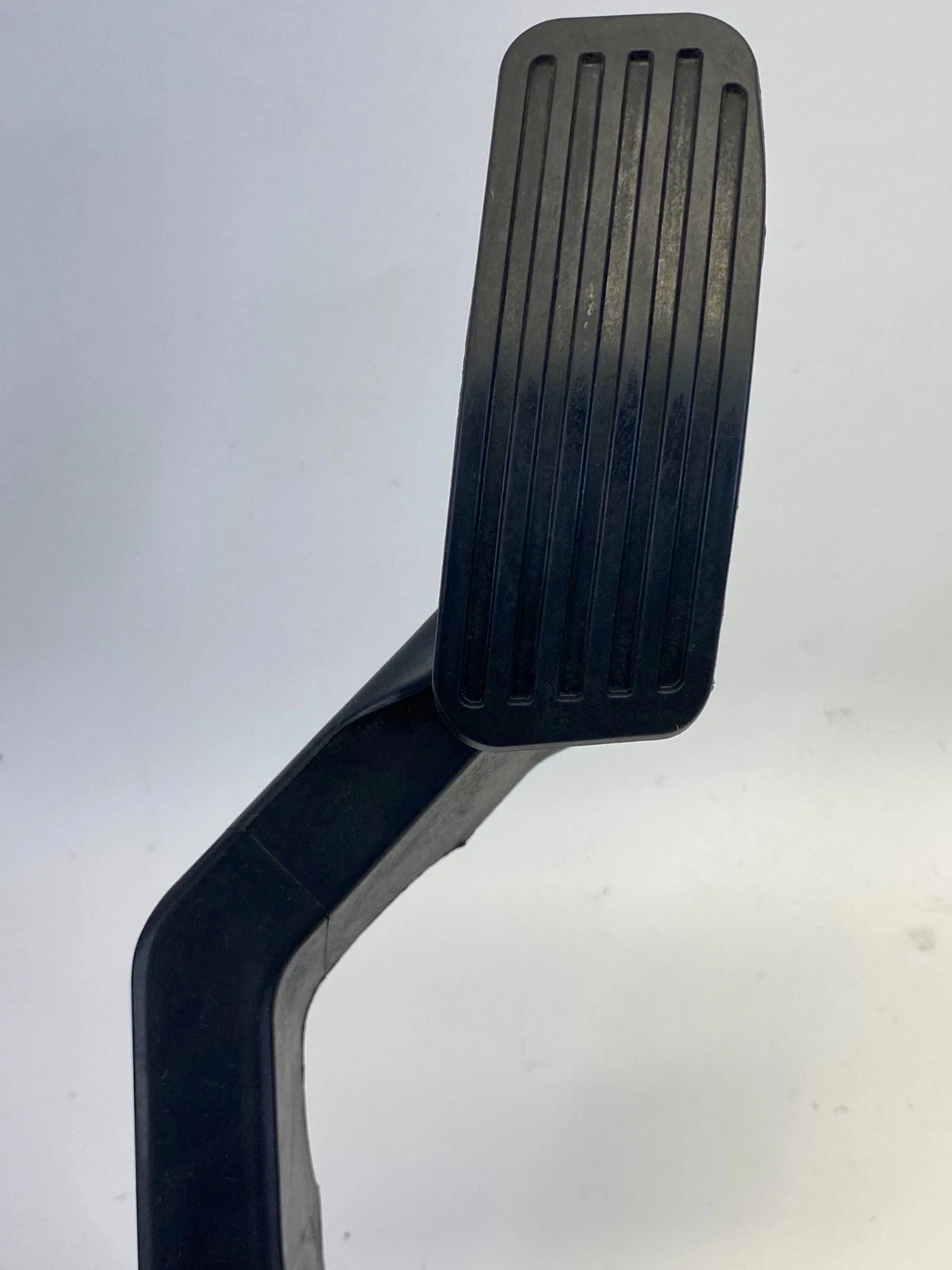 2015-2017 CHRYSLER 200 ACCELERATOR GAS PEDAL POSITION SENSOR OEM 04581697AA