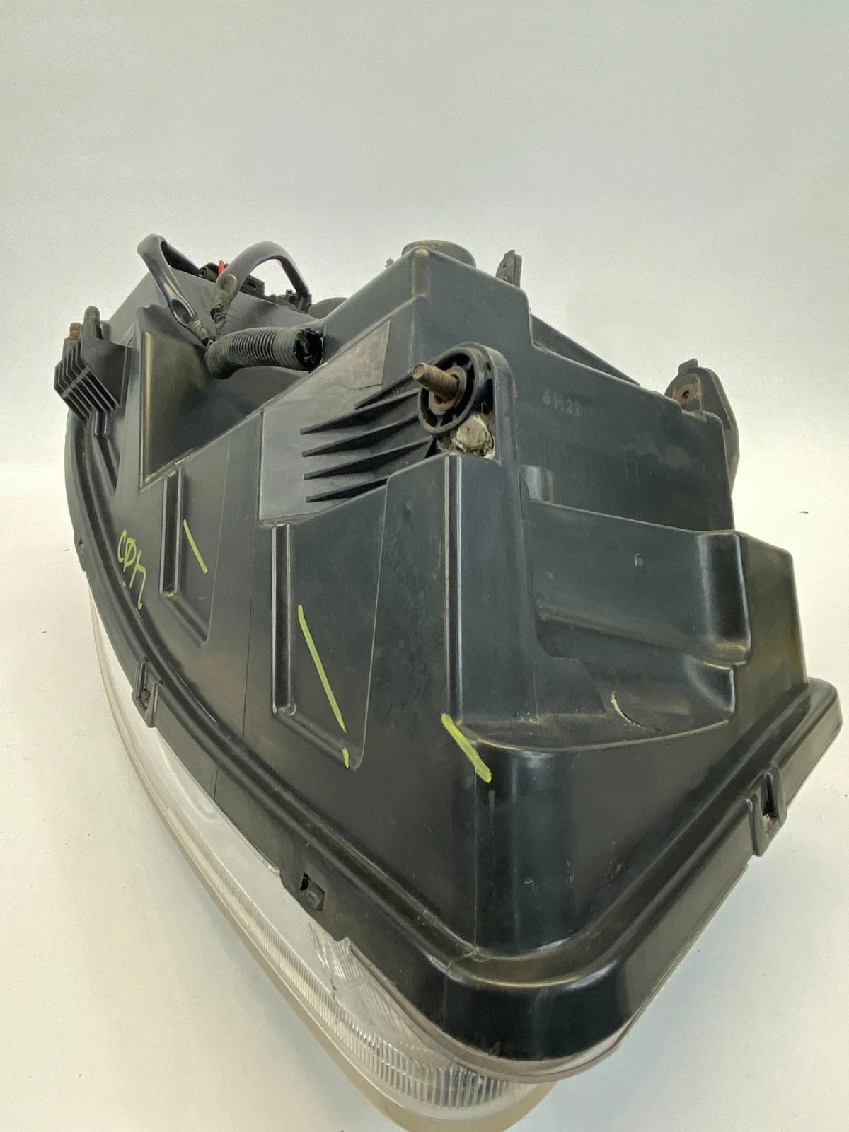 2006-2009 PONTIAC TORRENT HEADLIGHT LAMP HOUSING ASSEMBLY FRONT LEFT OEM FACTORY