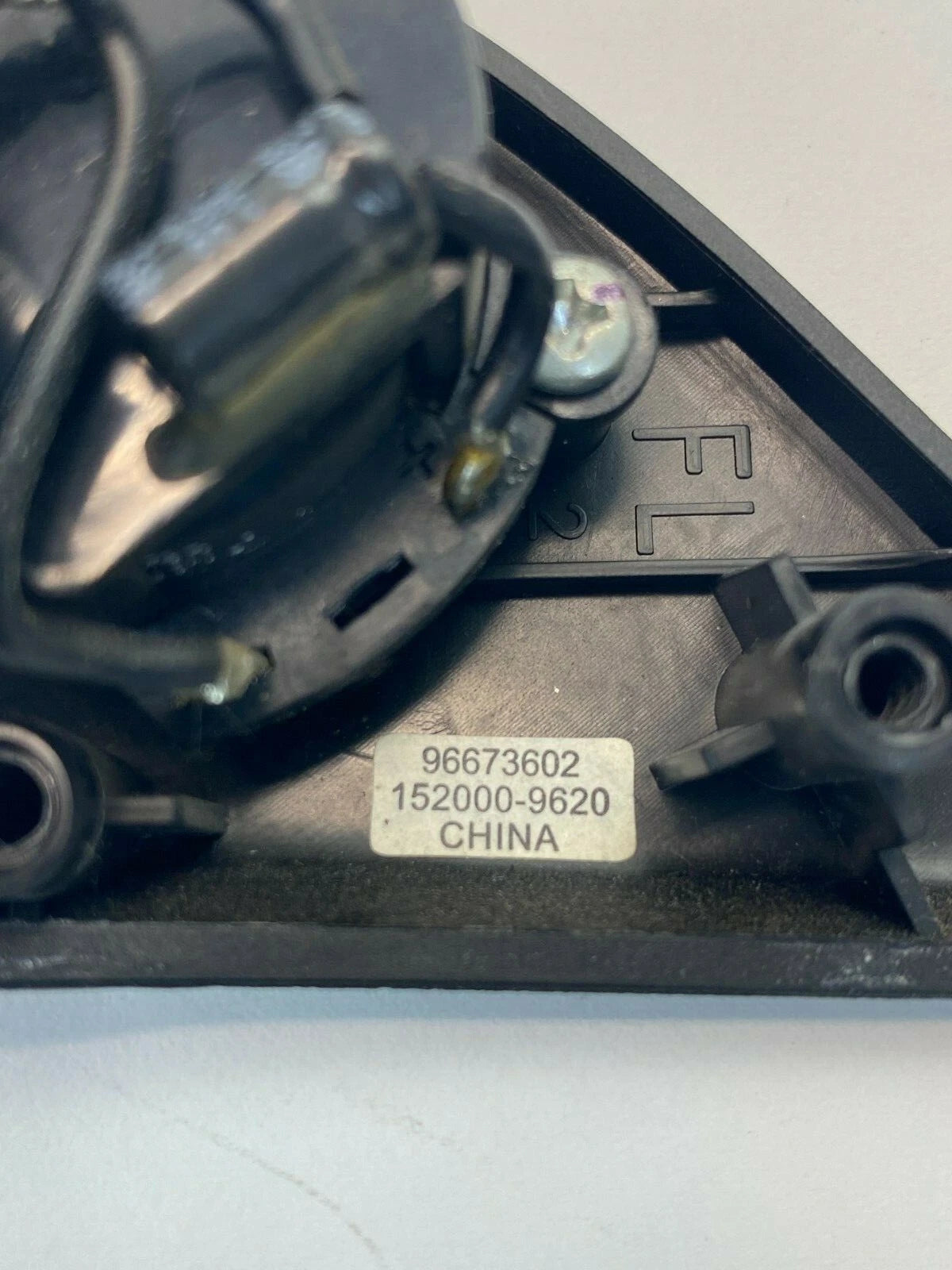 2008-2010 SATURN VUE FRONT LEFT DRIVER DOOR TWEETER W COVER GRILLE TRIM 96673602