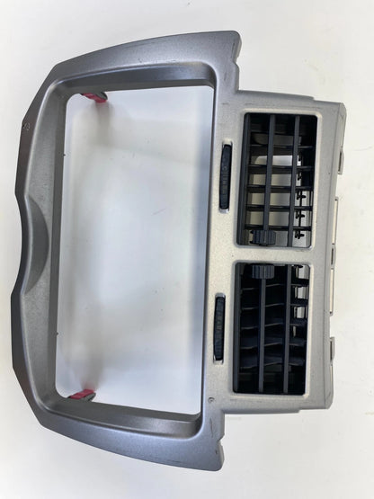 2008-2011 TOYOTA YARIS CENTER DASH AC AIR VENT & RADIO BEZEL TRIM 5540552580 OEM