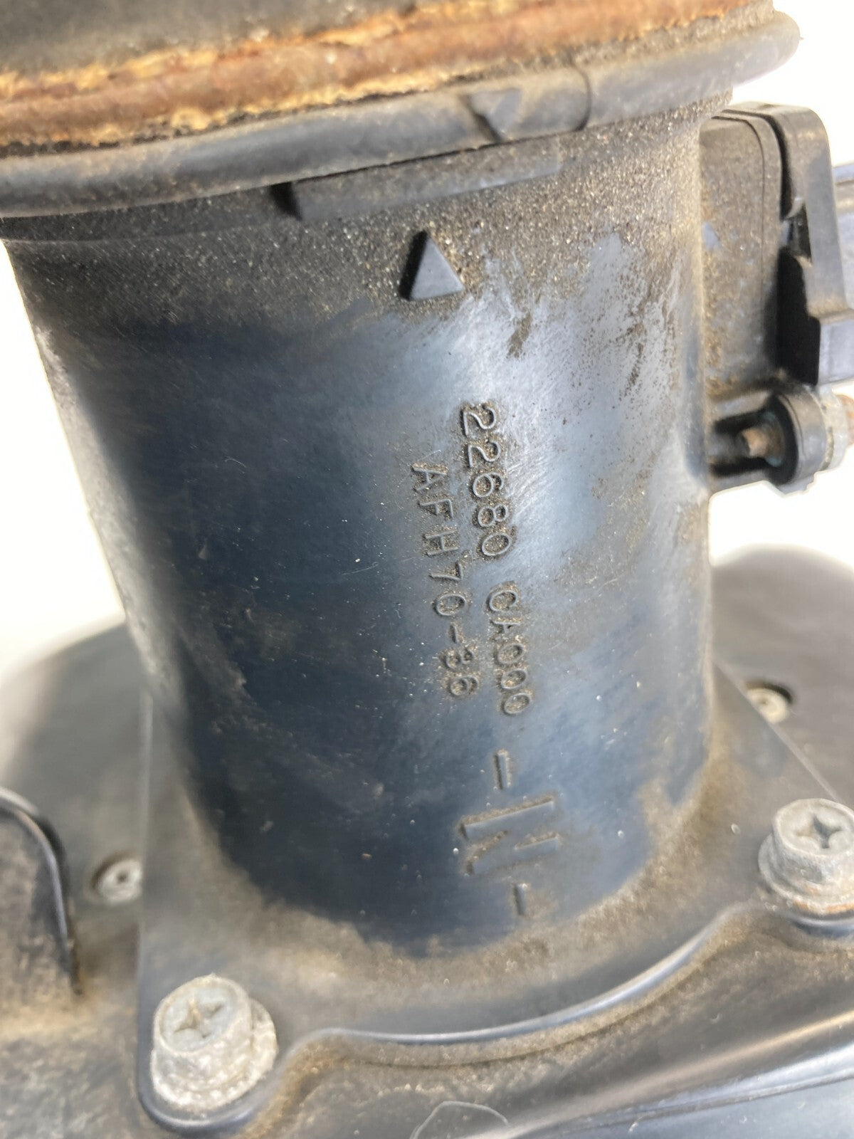 2003-2008 Infiniti FX35 Air Cleaner Intake Box Cover Hose Duct & MAF 22680-CA000