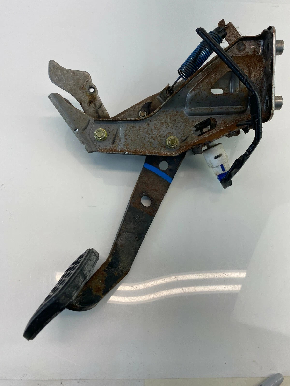 2003-2009 TOYOTA 4RUNNER PARKING EMERGENCY BRAKE PEDAL ASSEMBLY LEVER MOUNT OEM