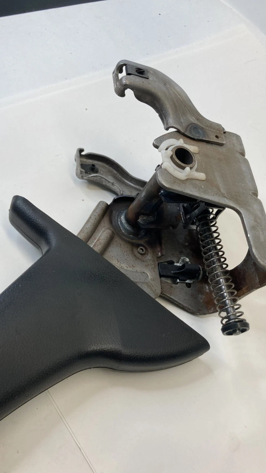 2011-2016 CHEVROLET CRUZE EMERGENCY PARKING BRAKE HANDLE LEVER CONTROL OEM