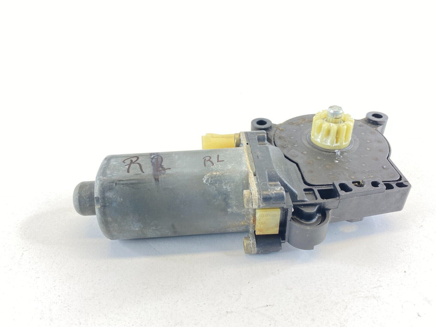 00 01 02 03 04 05 Chevrolet Impala Rear Left Side Door Window Motor CM090940B