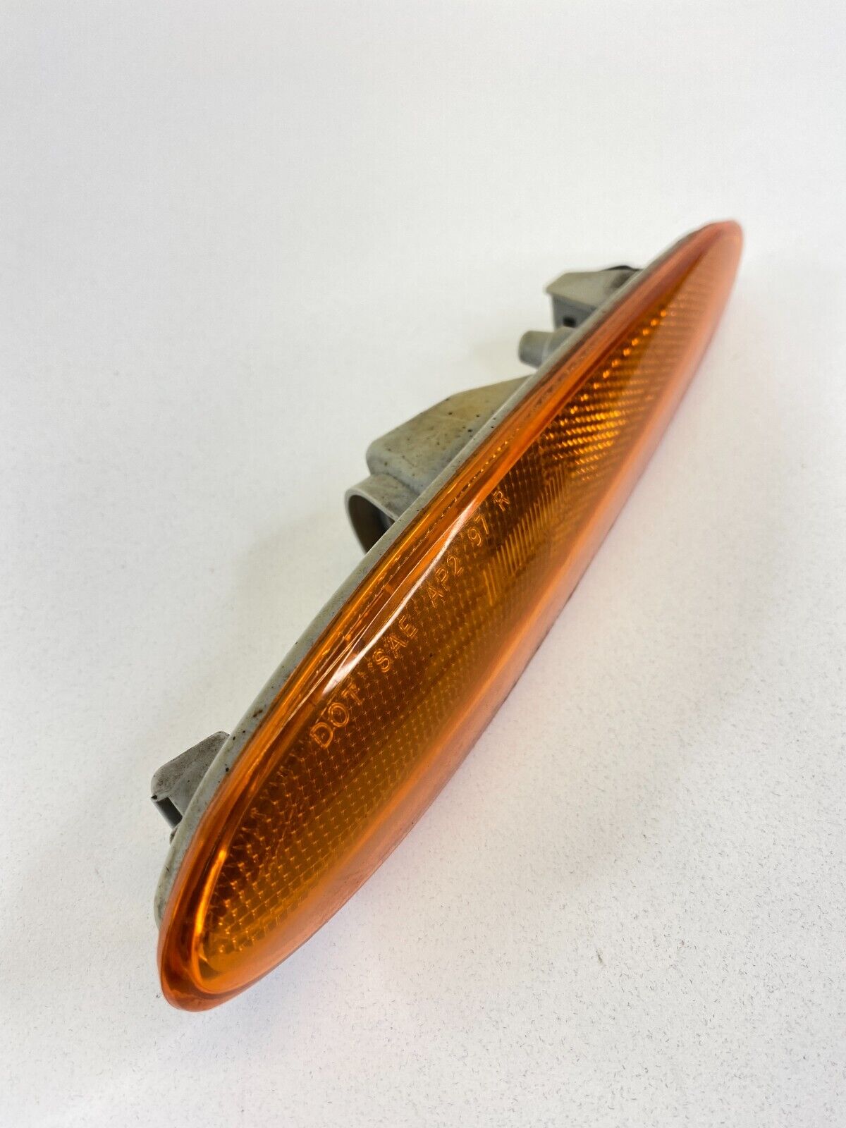 2000-2003 Nissan Maxima Front Right Passenger Side Marker Light Lamp Assembly