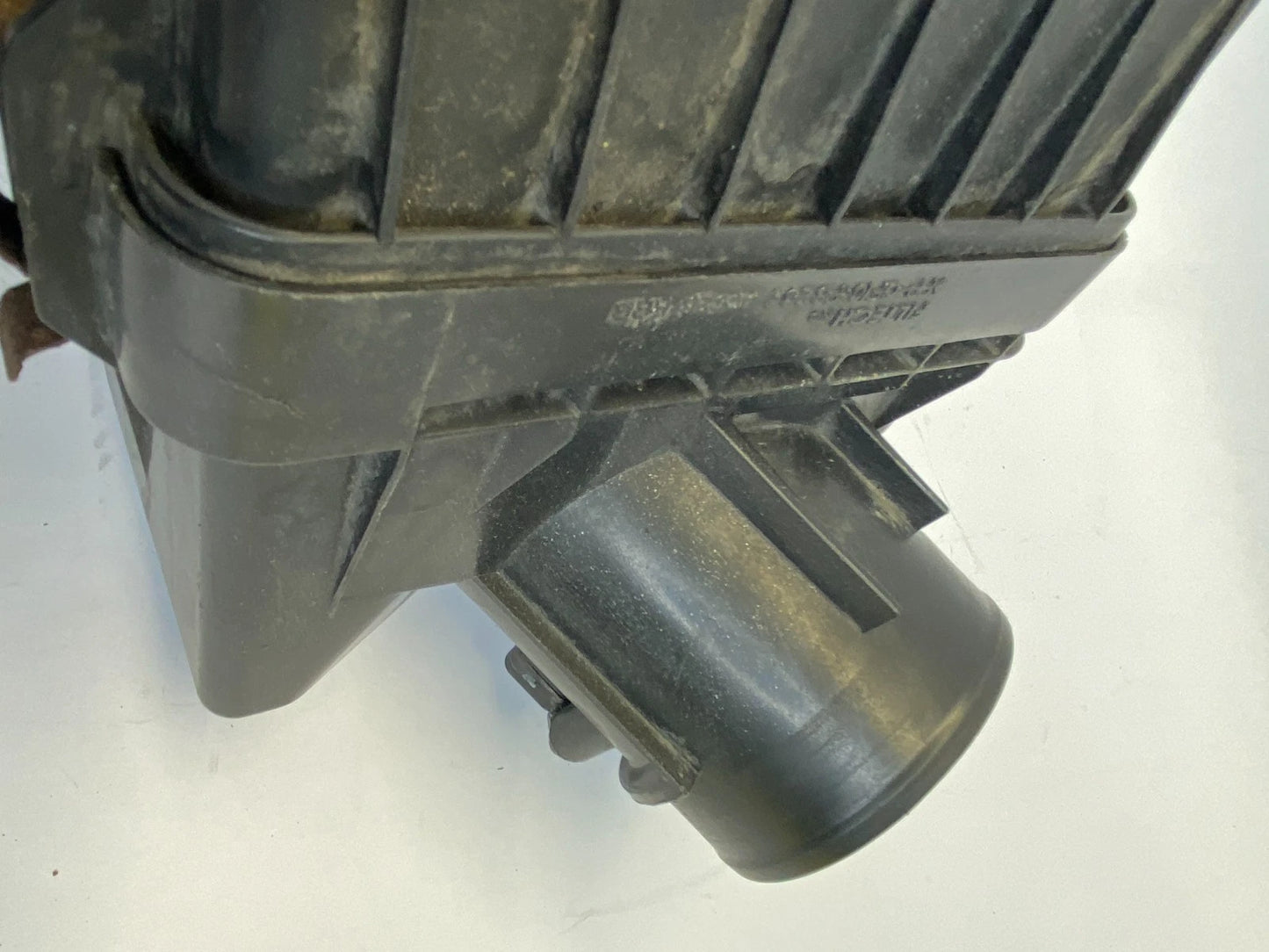 2007-2011 HONDA ELEMENT 2.4L L4 AT AIR INTAKE CLEANER FILTER BOX HOUSING ASSY