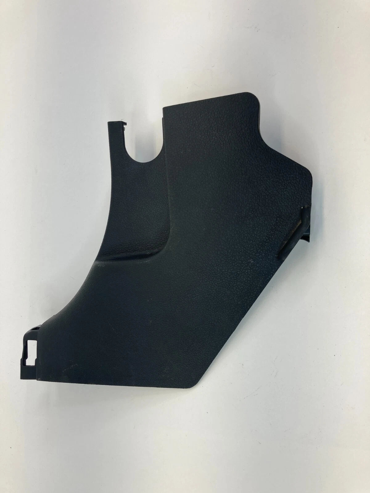 2012-2017 KIA RIO LEFT DRIVER LOWER FOOTWELL PILLAR COWL KICK PANEL COVER TRIM