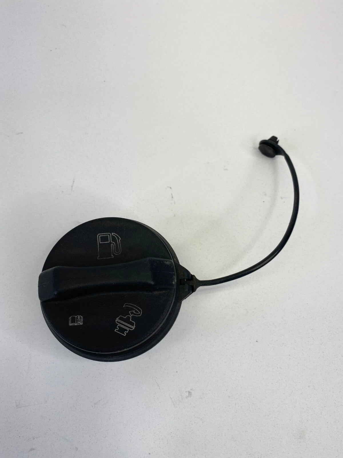 06-09 PONTIAC TORRENT 05-09 EQUINOX FUEL FILLER DOOR TANK CAP GAS LID COVER OEM