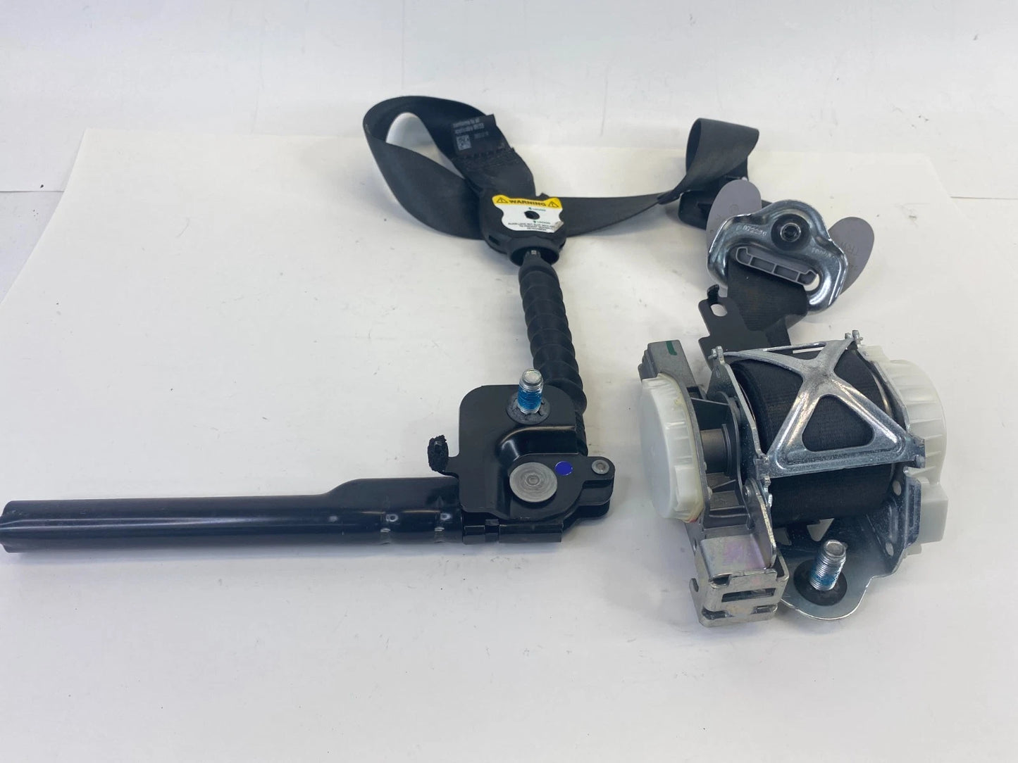 11-14 Hyundai Sonata Front Right Side Seat Belt Retractor w/ Tensioner 34098740G