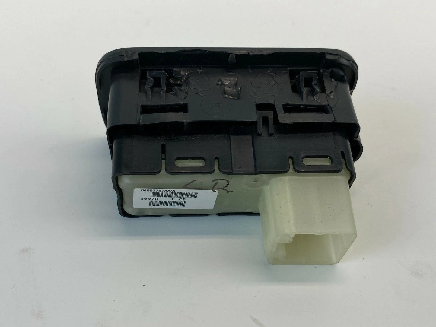 2006-2010 DODGE CHARGER REAR LEFT DOOR WINDOW BUTTON SWITCH 04602787AA OEM