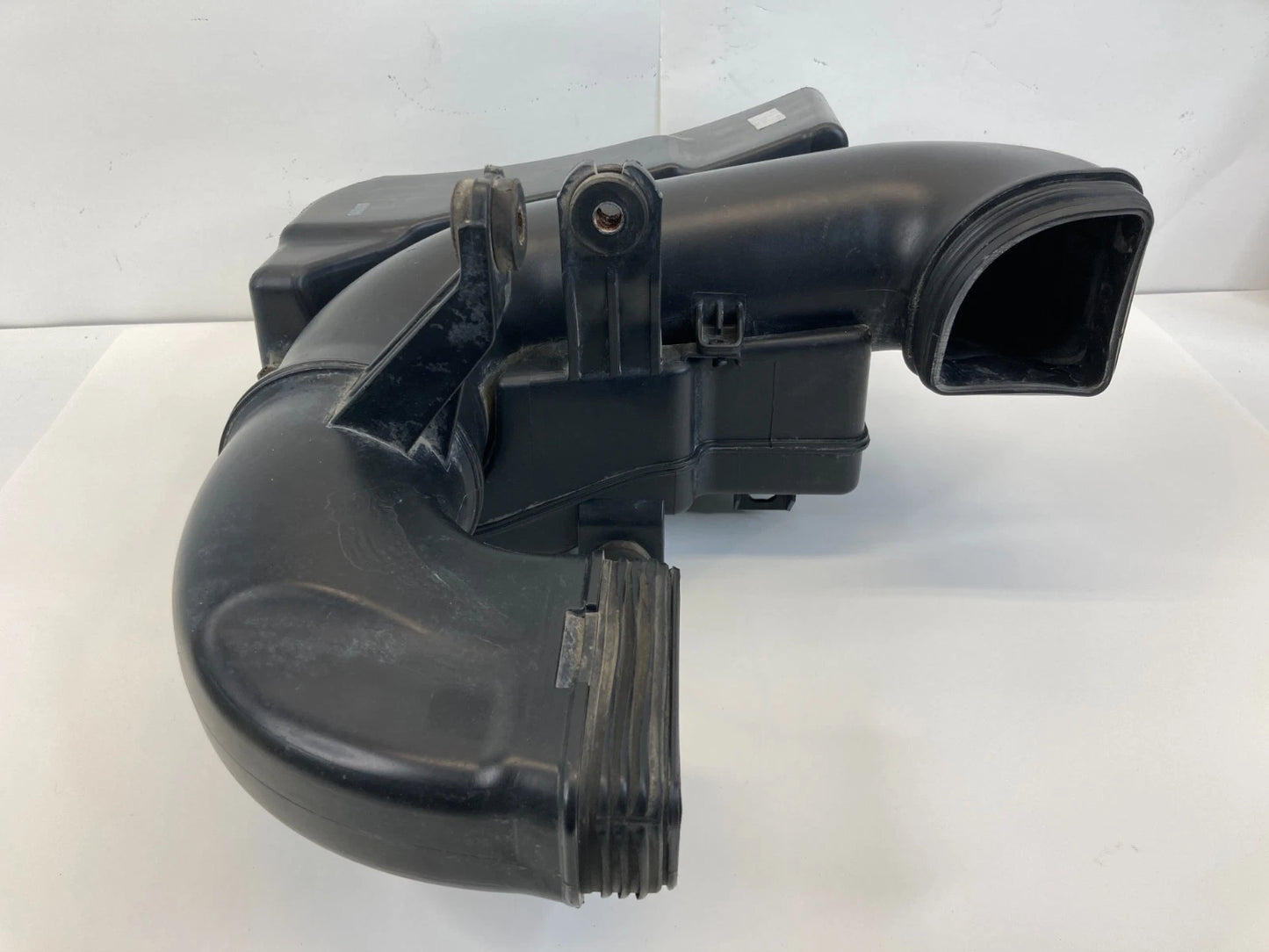 2014-2019 Kia Soul Air Intake Cleaner Hose Tube Duct w/Resonator 28220-B2000 OEM