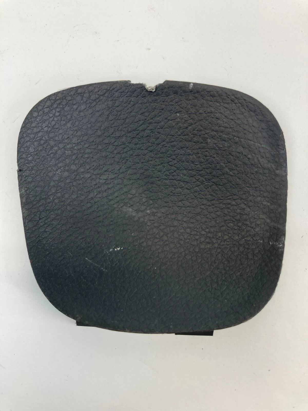 07-12 VERSA HTCBK INNER TRUNK AREA LEFT TAILLIGHT MASK ACCESS LID 84957-EL00A