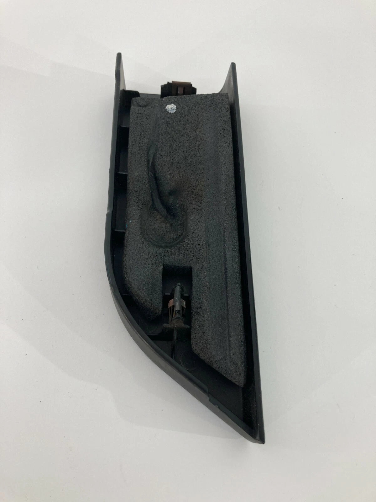 2009-2014 VOLKSWAGEN ROUTAN RIGHT PASSENGER SIDE INNER MIRROR BOLT COVER TRIM