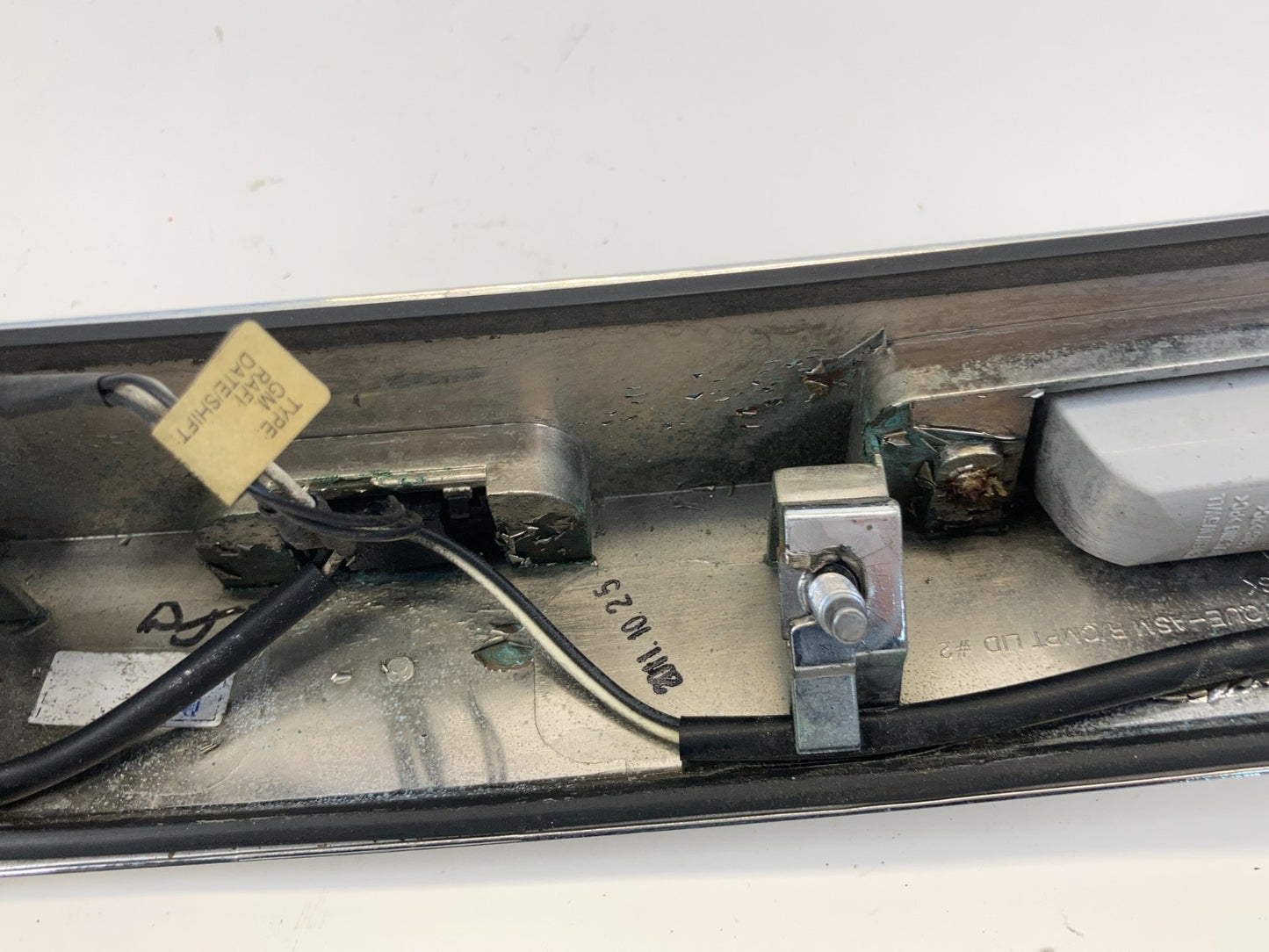 2011-2016 Chevrolet Cruze Rear Trunk Liftgate Molding Trim w/ License Light OEM