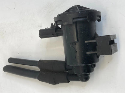 2006-2012 JEEP LIBERTY WINDSHIELD WASHER PUMP MOTOR WITH GROMMET DUAL PORT OEM