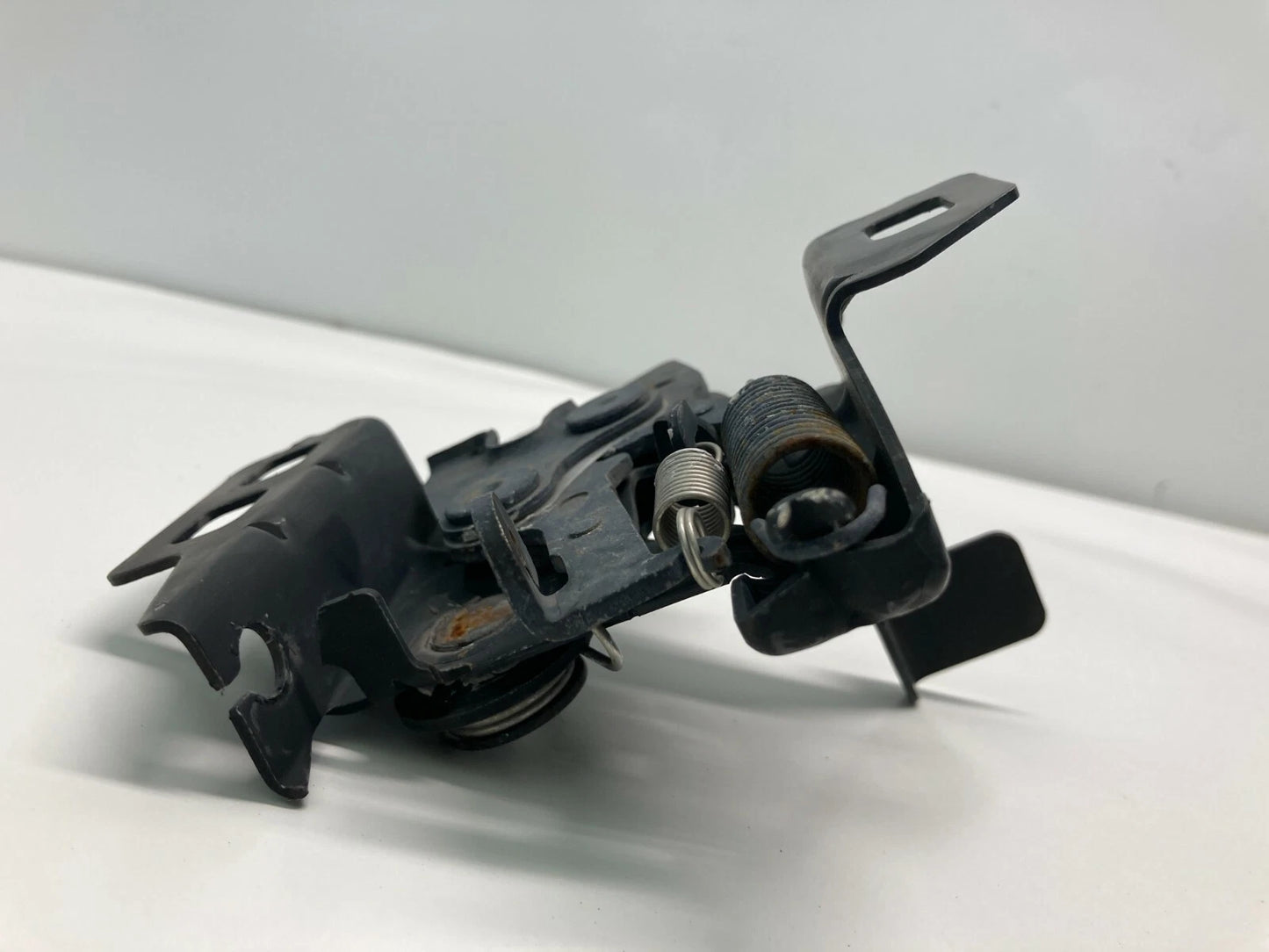 2007 2008 2009 07 08 09 SATURN AURA FRONT HOOD LOCK LATCH RELEASE OEM
