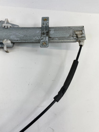 2001-2005 SUZUKI GRAND VITARA FRONT RIGHT WINDOW REGULATOR W/ MOTOR 83430-65D00