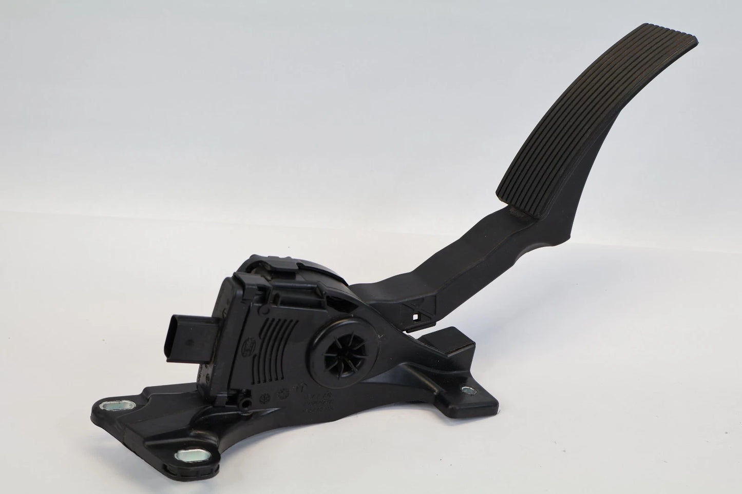 2011-2013 JEEP GRAND CHEROKEE ACCELERATOR GAS PEDAL ASSEMBLY 52124785AD OEM