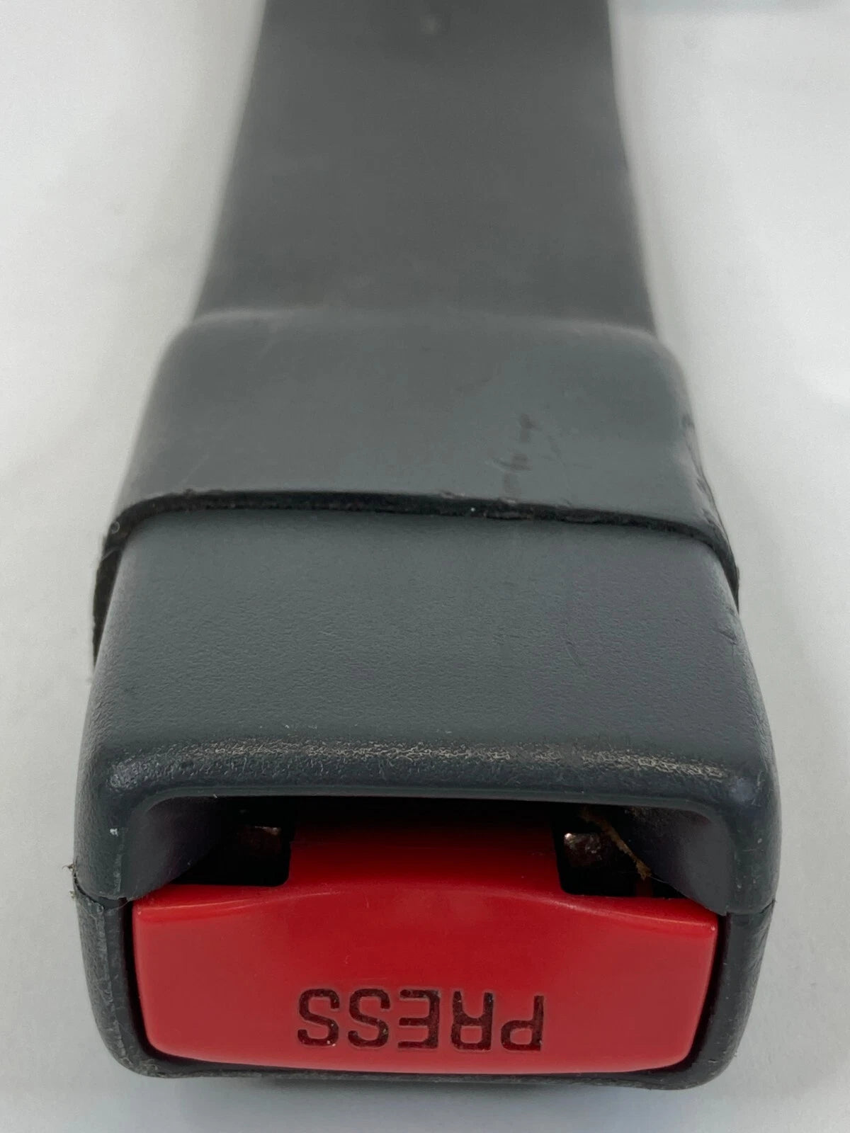 99 00 01 02 03 04 05 PONTIAC GRAND AM FRONT LEFT DRIVER SEAT BELT BUCKLE OEM
