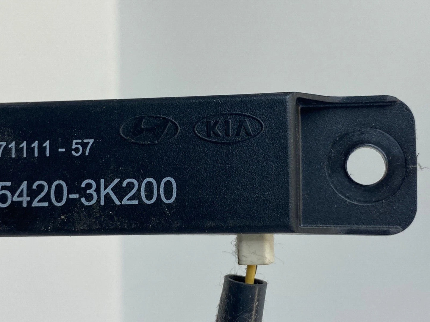 2011-2014 HYUNDAI SONATA REAR BUMPER KEYLESS ENTRY ANTENNA MODULE 95420-3K200